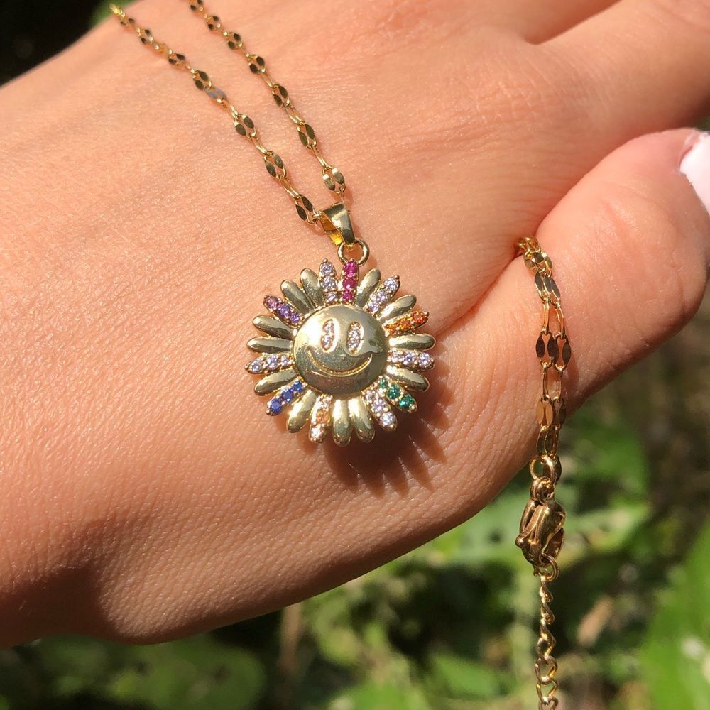 18k Gold Plated Flower Charm necklace - Picture 9 of 16